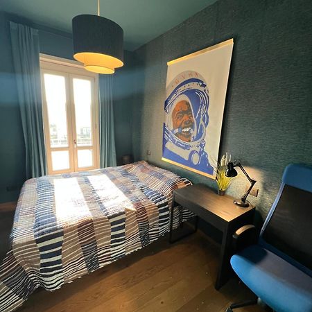 Room With Private Balcony On The Dora River Turin Exterior foto