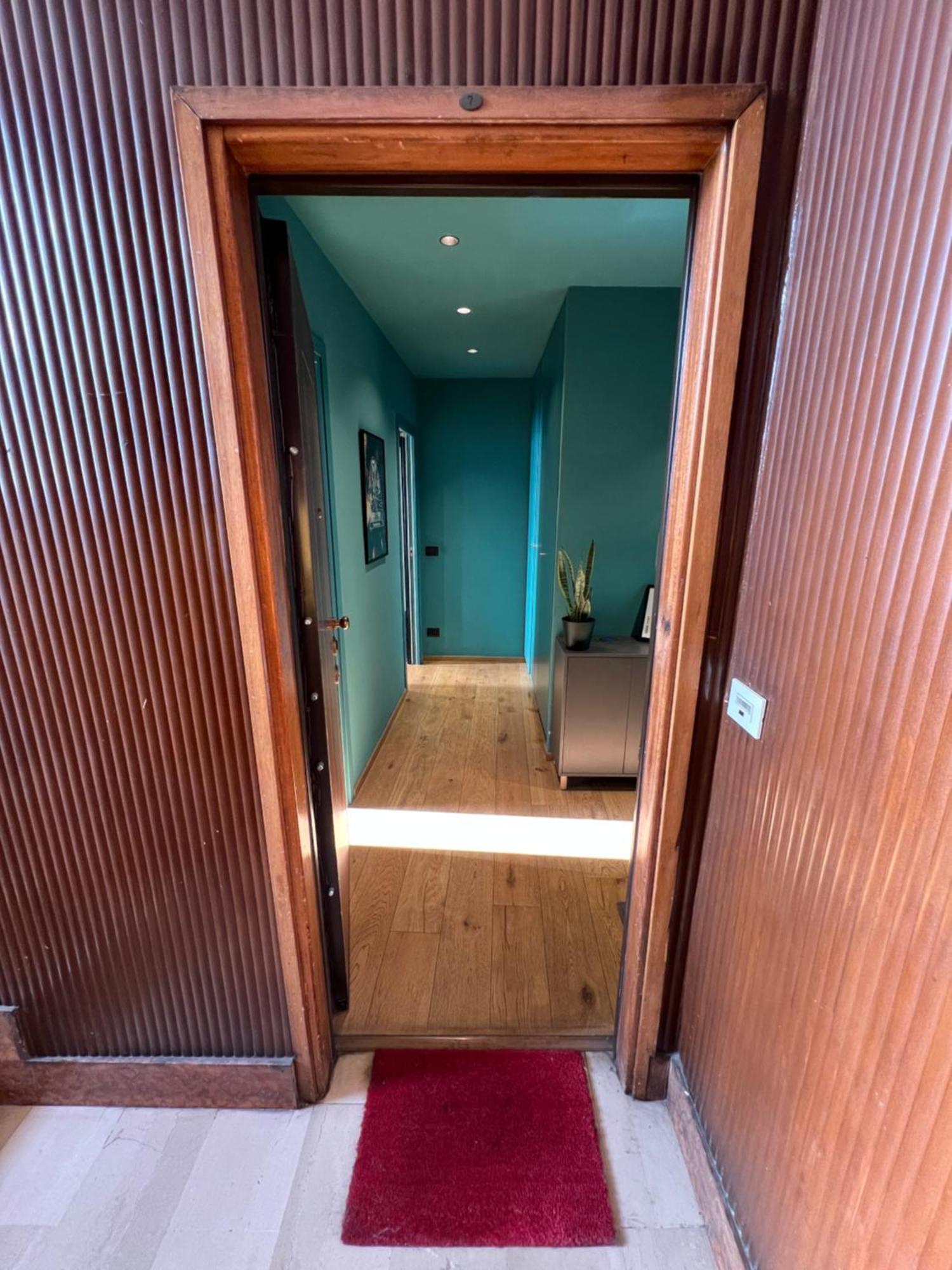 Room With Private Balcony On The Dora River Turin Exterior foto